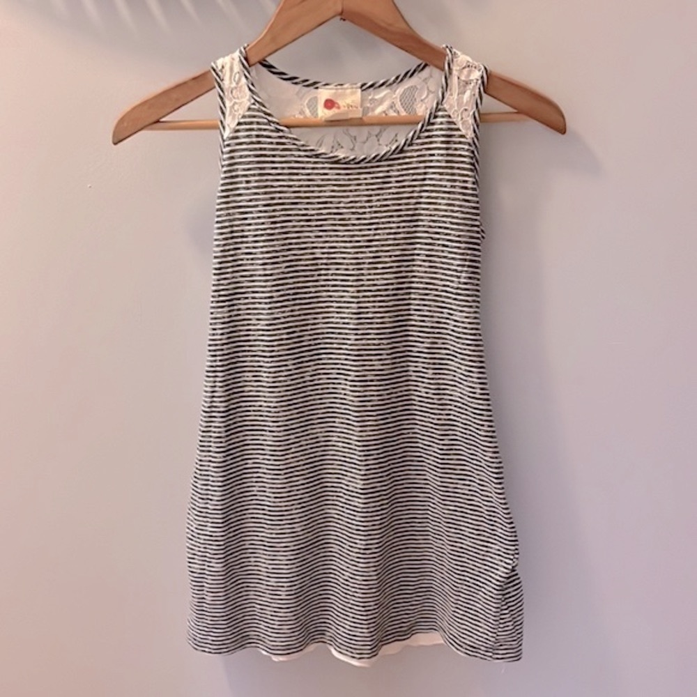 3/$20 😀 Casual Striped Dress with lace  - Size 7